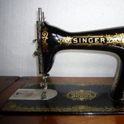 История швейной машинки: от ручного стежка до механизированной вышивки